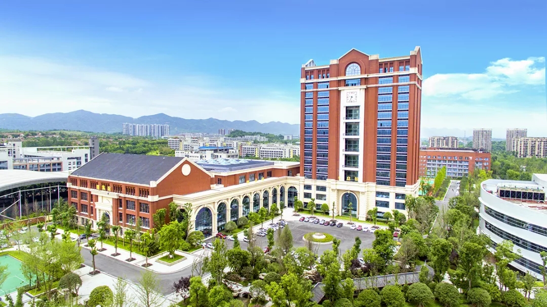 课时数: 200合作机构:重庆建筑科技职业学院主讲讲师胡煜超bim建模师